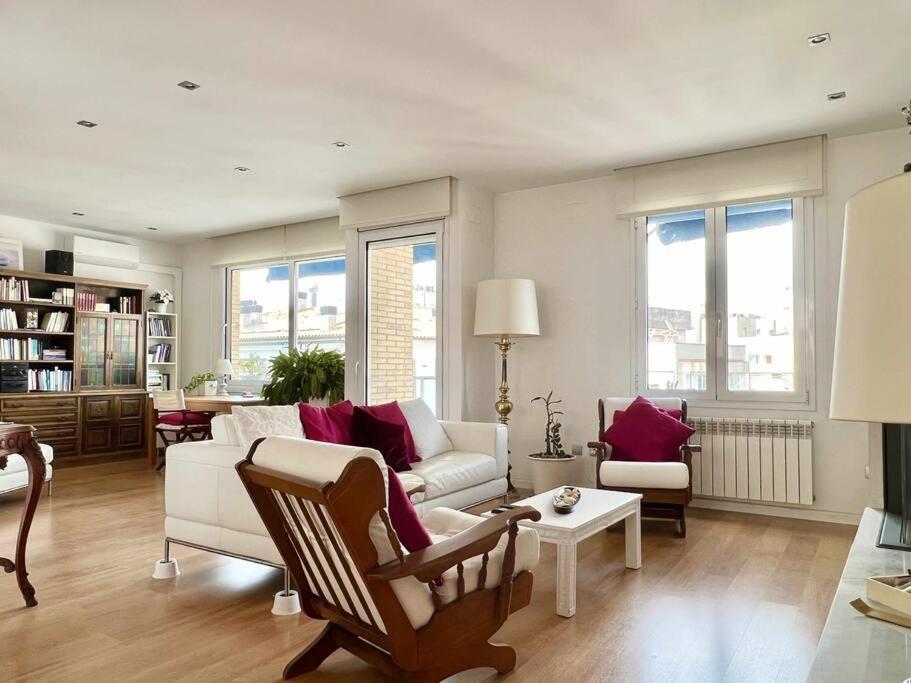 Moderno Y Amplio Apartamento En El Centro De Roses Esterno foto