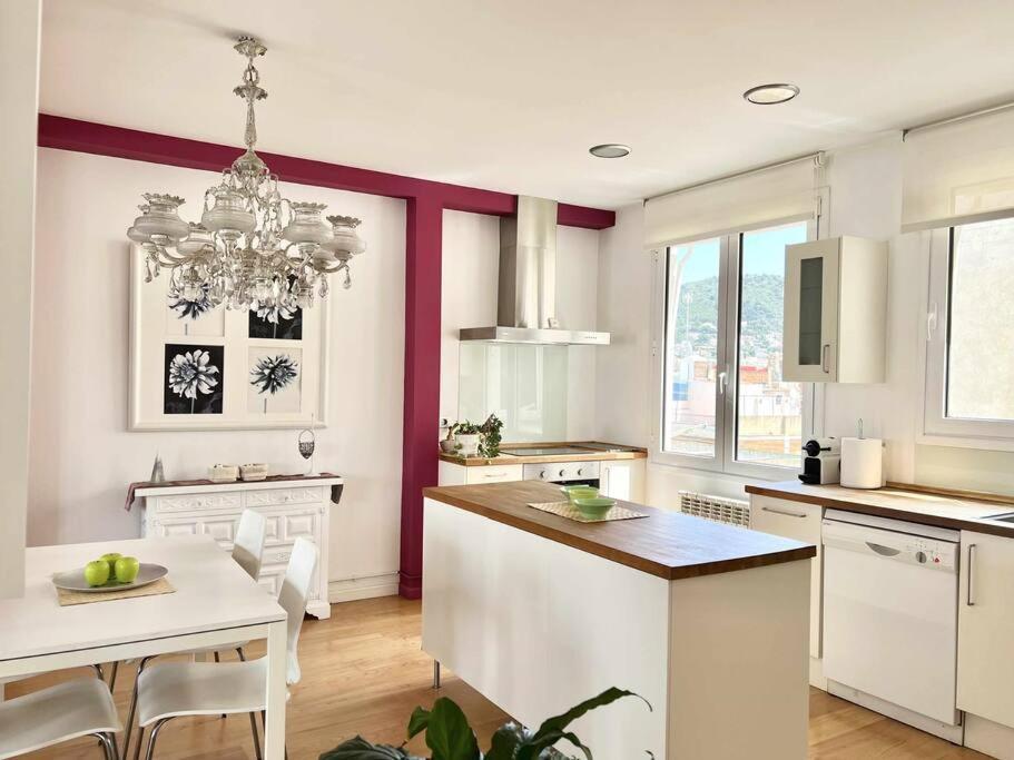 Moderno Y Amplio Apartamento En El Centro De Roses Esterno foto